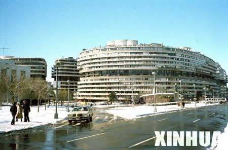 水门事件   水门事件 (watergate affair) 指美国共和党政府在1972 